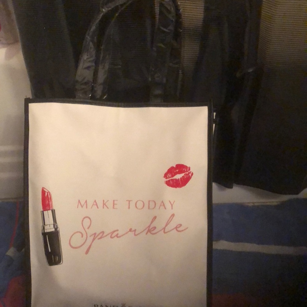 Pandora tote